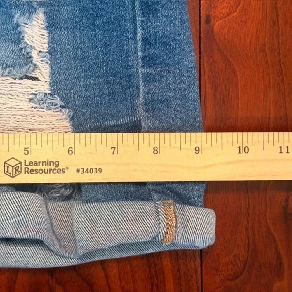 Judy Blue Distressed Denim Shorts Blue Medium Wash Cuffed Pink Tint Womens Large